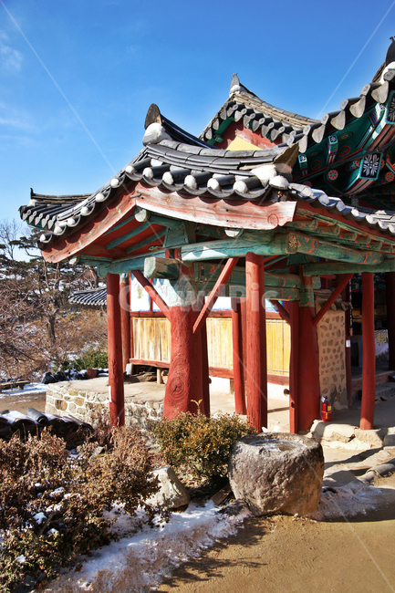 해탈문,기둥,자연,개심사,서산,혜감선사,654년,불교사찰,고건축,유적,한국전통,한국문화,korean traditional,korean culture,건축물,건물외관,exterior,building,structure,architecture,construction