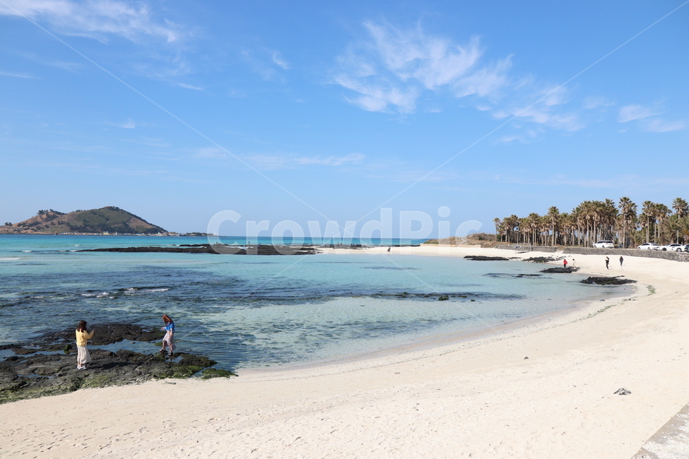 풍경,바다,해수욕장,섬,한적함,자연,풍경,nature,landscape,제주도,jeju,jeju island,사람들,대중,군중,other people,crowd,outdoors,옥외,land,땅,water,물,shoreline,해안선,ocean,대양,sea,coast,연안,human,인간,person,사람