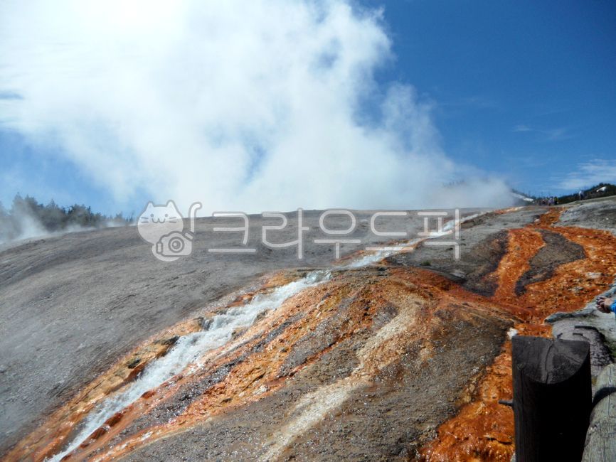 brimstone,usa,scenic,nationalpark,scene,acid,mountain,sight,sulfur,mineral,world natural heritage,worldnaturalheritage,water,yellowstone,geyser,hot spring,sediment,watervapor,background,A national park,worldheritage,hotspring,mystical,mysterious,unesco,Ex