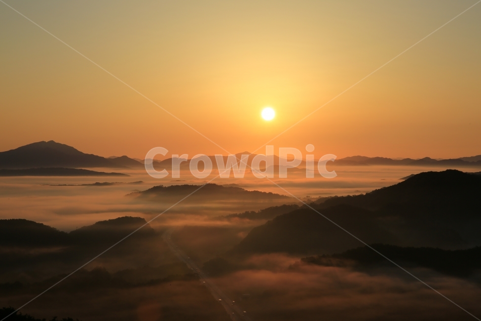 수리티재,운무,풍경,일출,여명,일출사진,sun,landscape,수리티,속리산,보은,구름,안개,도로,궤적,자연,풍경,nature,landscape,한국자연풍경,한국자연경관,korea nature landscape,outdoors,옥외,flare,플레어,light,빛,sunlight,햇빛