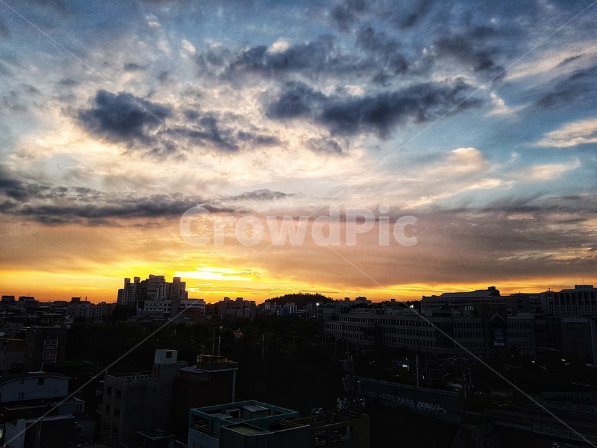 풍경,노을,신촌,하늘,역광,도시,풍경,city,landscape,한국도시풍경,한국도시경관,korea cityscape,nature,자연,outdoors,옥외,scenery,sky,red sky,붉은 하늘,sunset,일몰,dawn,새벽,dusk,황혼,경치