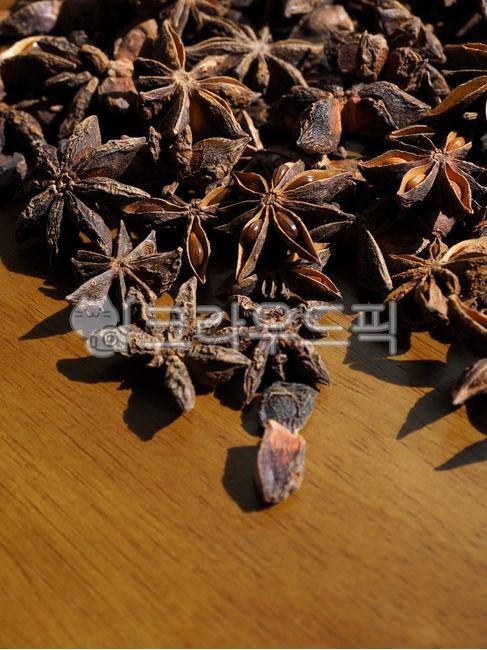 스타아니스홀,향신료,팔각,팔각향,별모양,아니스,인도음식,향기,음식,유기농,요리,요리재료,갈색,중국음식,아시아음식,건조식품,식물,향료,staranisehall,spice,octagon,octagonal,starshape,anise,indianfood,scent,food,organic,cooking,cookingingredients,brown,chinesefood,asianfood,dryfood,plant,spices