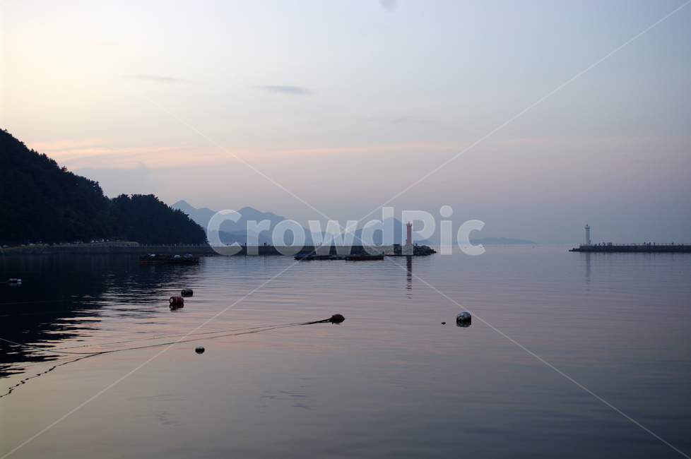 바다,노을,등대,섬,하늘,구름,풍경,등대,lighthouse,outdoors,옥외,land,땅,nature,자연,ocean,대양,water,물,sea,shoreline,해안선,promontory,곶