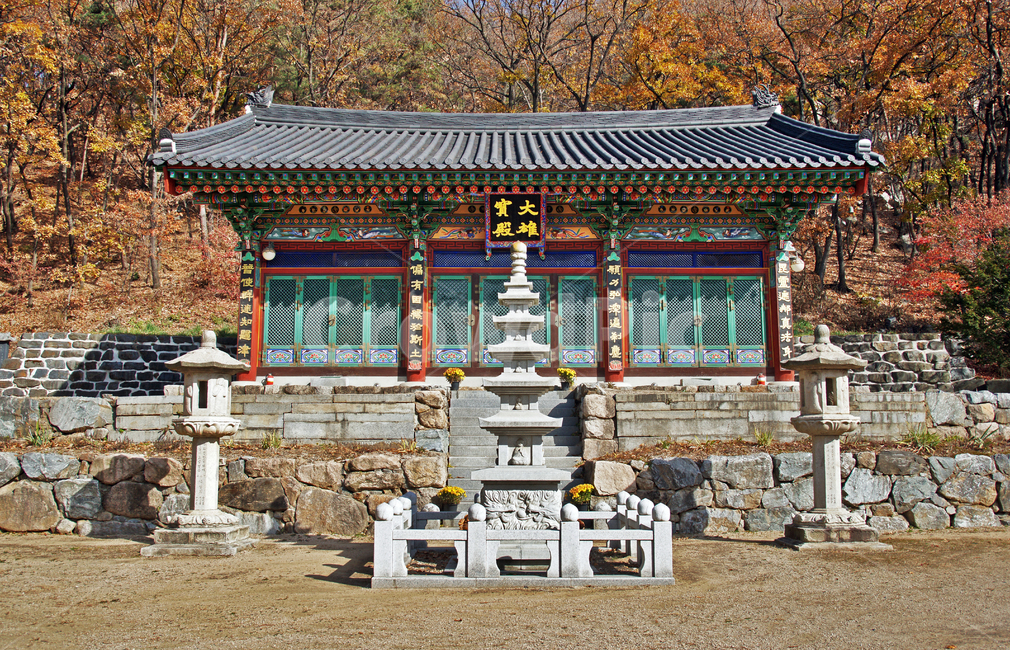 대웅보전,부처님,용암사,파주,장지산,용미리,정전,석탑,장명등