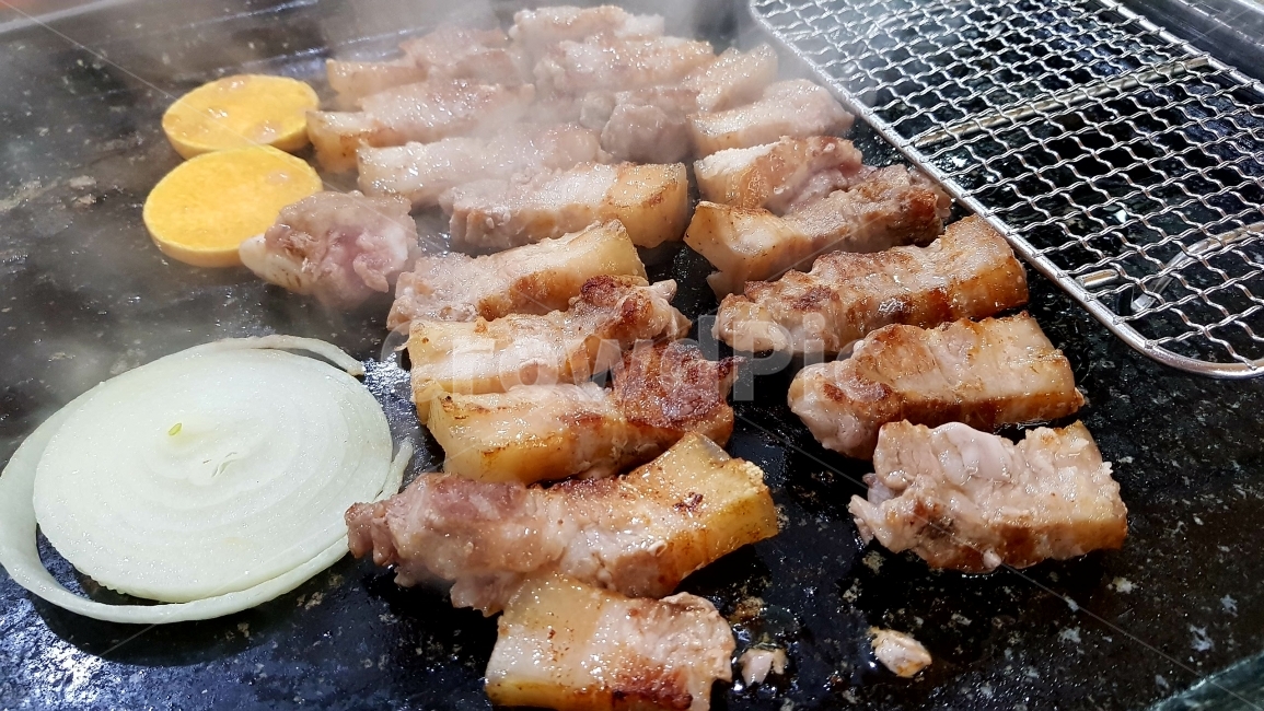 삼겹살,식재료,음식,한식,고기,돼지고기,흑돼지,불판,요리,음식,식재료,요리,food,cook,meal,dishes,food reserves,육류,고기,meat,한식,한국음식,한국요리,korean food,korean dishes,korean meal,korean cook