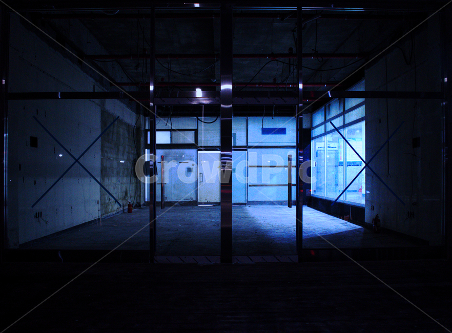 lighting,조명,차가움,공사,폐건물,건물,분위기,감성