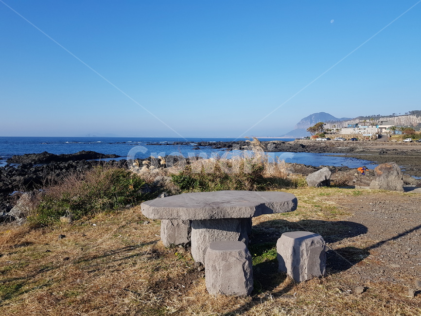 제주도,고인돌,돌의자,바다,바다풍경,시원함,여유,겨울