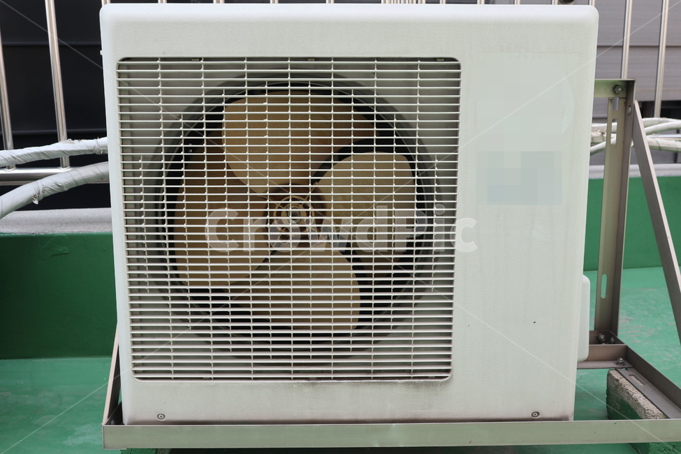에어컨,실외기,안전,화재,여름,불,여름,계절,summer,season,사물,물건,오브젝트,thing,object,matter