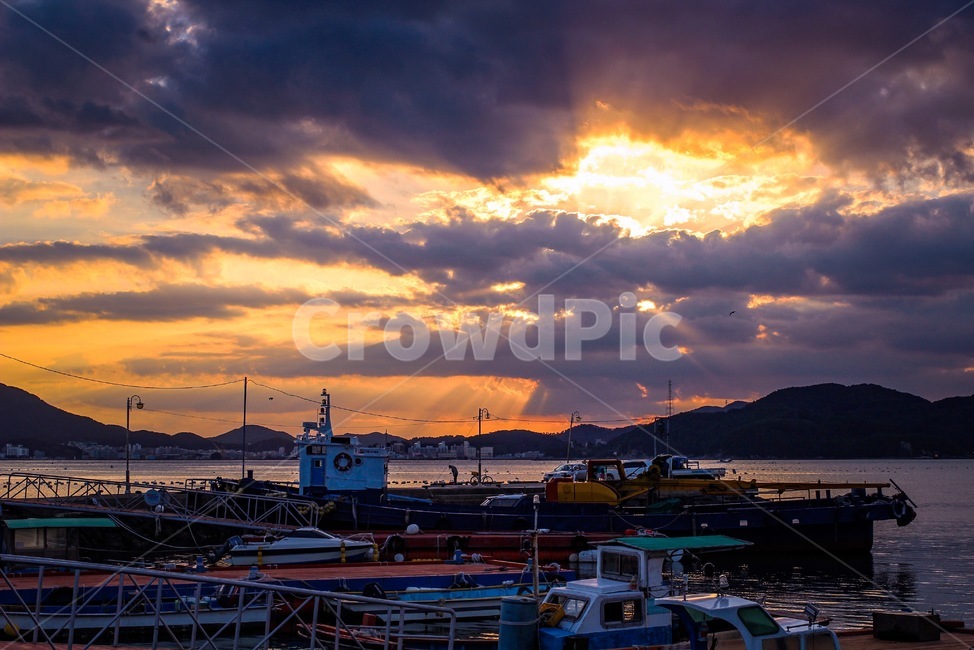 일몰,석양,노을,바닷가,항구,하늘,구름,풍경,감성,거제,산업,industry,industrial,어업,fishery,fishing industry