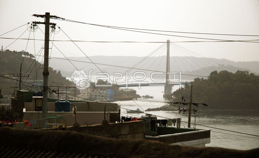 거북선대교,바다,어선,마을,전망,풍경,다리,전깃줄,섬,turtleshipbridge,sea,fishingboat,village,view,landscape,bridge,electricline,island