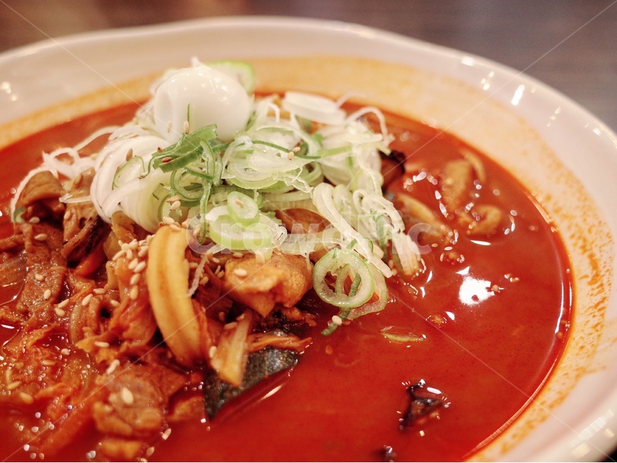 짬뽕,매운,얼큰한,빨간,시원한,매운음식,음식,식재료,요리,food,cook,meal,dishes,food reserves,면류,면요리,noodles,중식,중국음식,중화요리,chinese food,chinese dishes,chinese meal,chinese cook