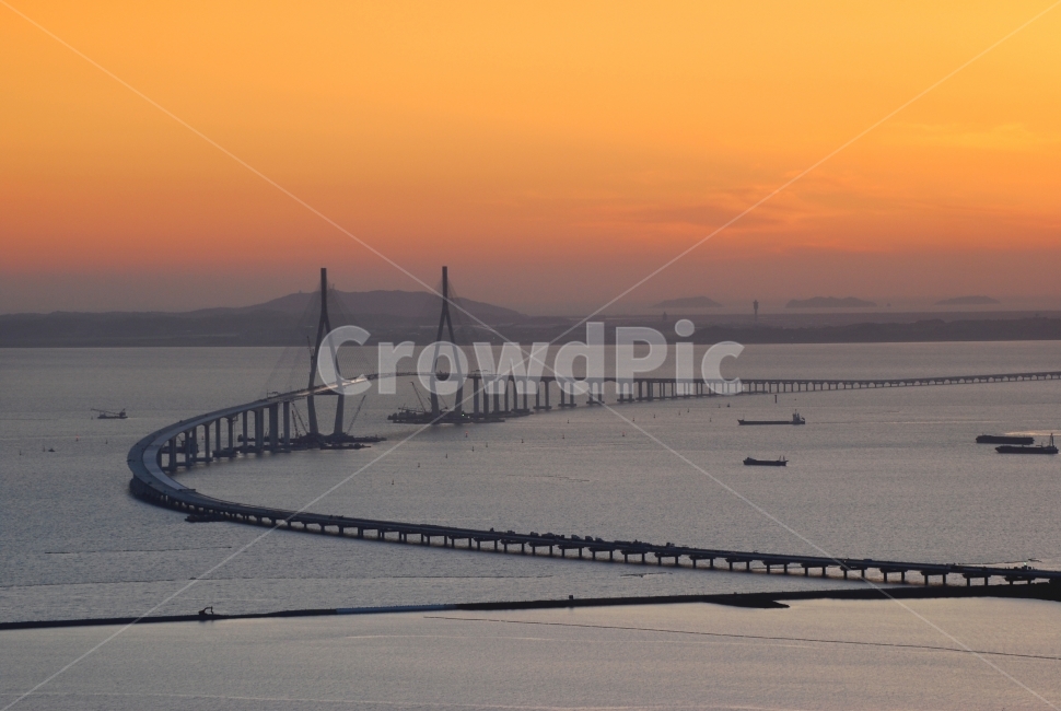 인천대교,바다,다리,대교,교량,배,선박,풍경,산업,건축,건축물,구조물,건설,인천,한국,석양,노을,배경,백그라운드,인천공항,하이앵글,섬,sea,bridge,IncheonBridge,자연,풍경,nature,landscape,한국자연풍경,한국자연경관,korea nature landscape,water,물,waterfront,워터 프론트,pier,교각,port,포트