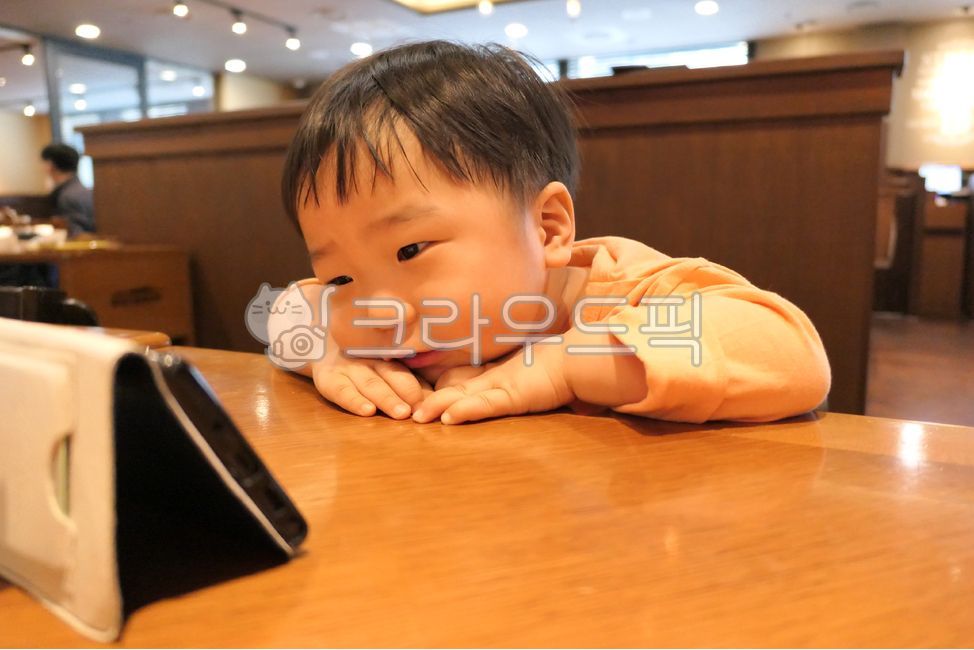 lovely,baby boy,Smartphone addiction,smartphone addiction,kid,overdependence,Electronics,Smartphone addiction in infants and toddlers,infant,cell phone,cute,Addicted,children,baby,Boys,Baby Smartphone Addiction,Smartphone