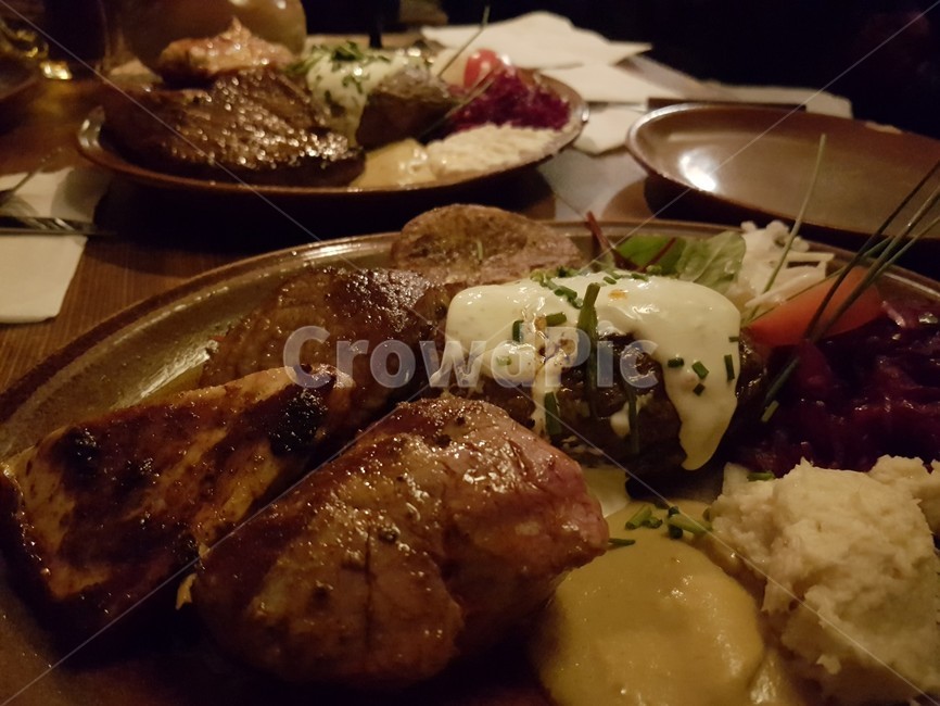 음식,고기,양식,육류,먹음직,맛,샐러드,담백,체코음식,식당,음식점