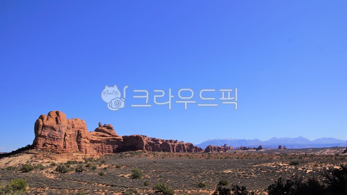 미국,미국서부,아치스국립공원,광활한전경,광야,신기한바위,미국풍경,아치스국립공원풍경,하늘,하늘풍경,바위,돌