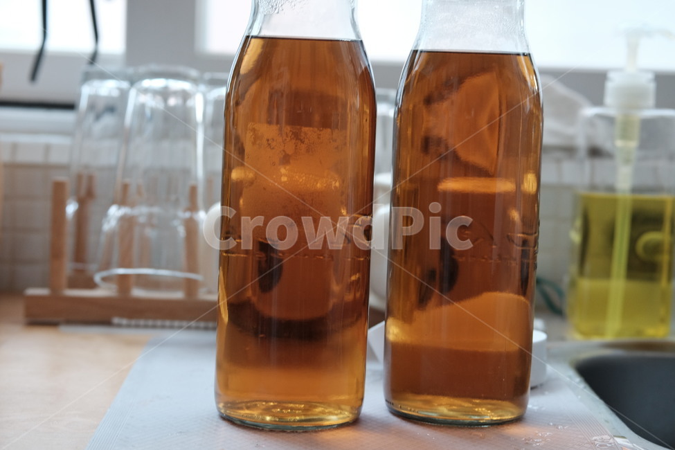 집,실내인테리어,소품,마실것,beverage,보리차,bottle,유리병,병