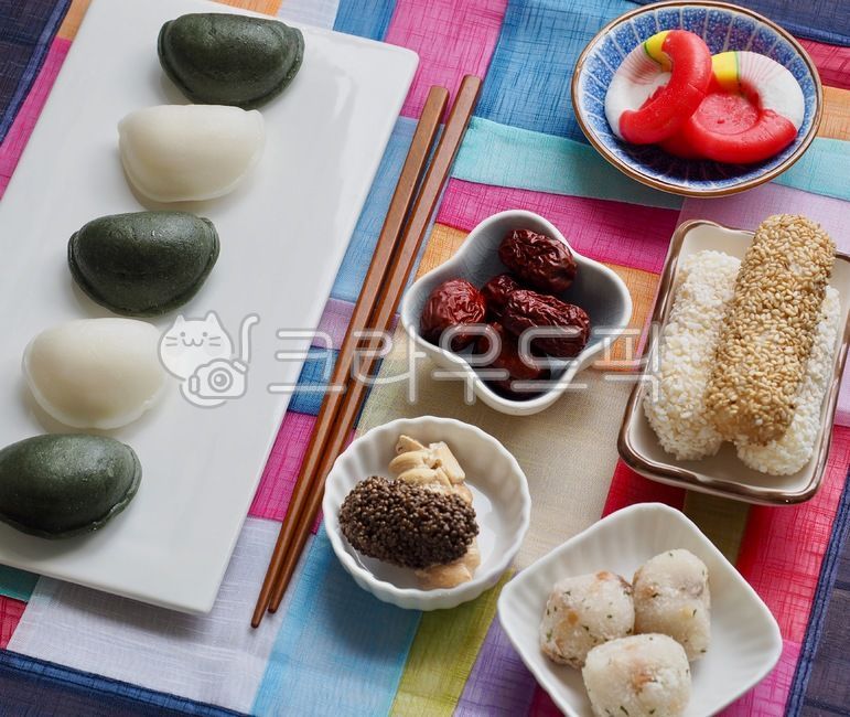 asianfood,koreanculture,plate,Korean traditional food,traditionalculture,Thanksgiving,holiday,traditional culture,songpyeon,wellbeing,Korean food,Korean food culture,Asian food,tradition,traditionalfood,Lunar New Year food,new year,koreanfood,foodculture,