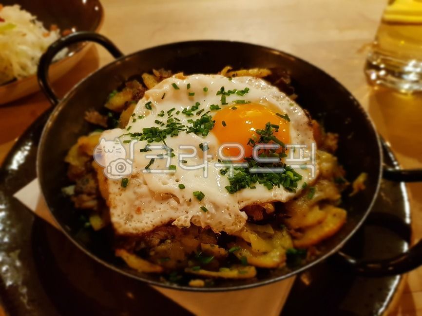 Tyrolgrstl,Tyrolean traditional food,Austrian traditional food,Groestl,egg,cooking,food