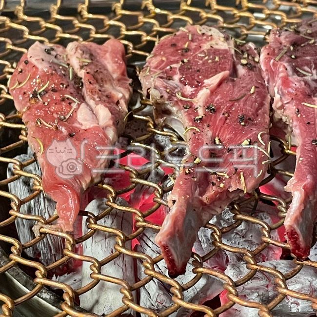 Charcoalgrilled lamb,Lamb ribs,Lamb dishes,Lamb rib dish,lamb,sheep,charcoal grilled meat