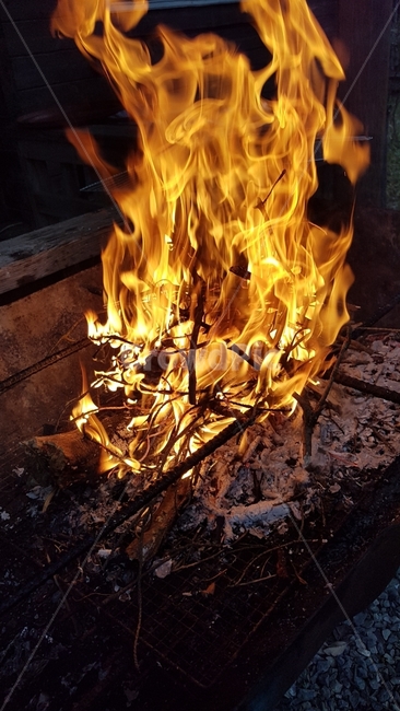 불,장작,캠프파이어,모닥불,따뜻함,타오르다,나무가지,온도,fire,Firewood,Bonfire,Campfire,camping,Warmth,Blazeup,Branch,나뭇가지,Temperature,야경,밤,풍경,nightscape,night,landscape,여행,휴가,traveling,vacation,trip,bonfire,flame,불꽃