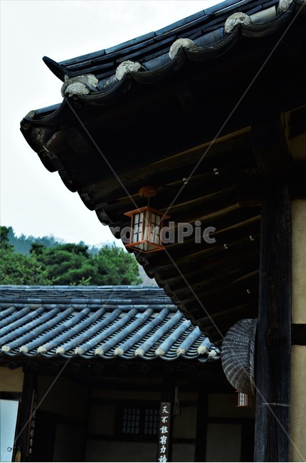 전통가옥,기와집,처마,소쿠리,고향집,한국정서,한국문화,한국전통,전통문화,한국전통,한국문화,korean traditional,korean culture,건축물,건물외관,exterior,building,structure,architecture,construction