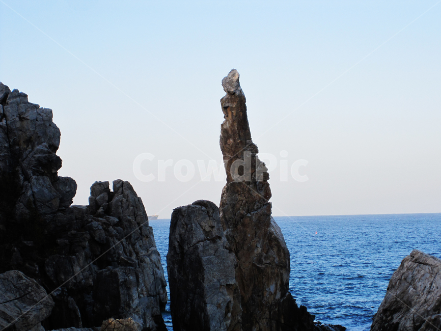 촛대바위,추암촛대바위,강원도,동해,바위,자연,풍경,nature,landscape,cliff,낭떠러지,outdoors,옥외,ocean,대양,sea,바다,water,물