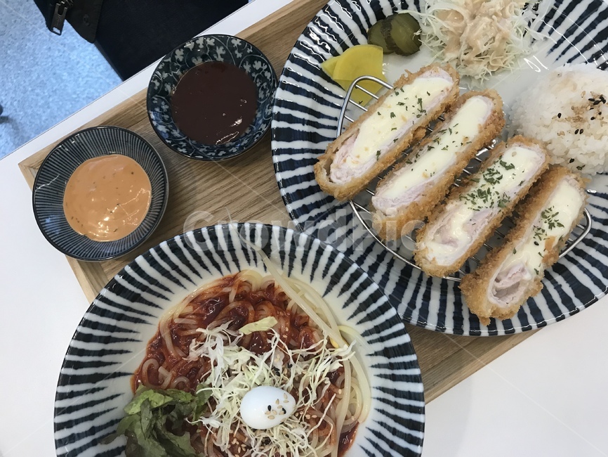 돈까스,접시,밥,샐러드,소스,음식,식재료,요리,food,cook,meal,dishes,food reserves