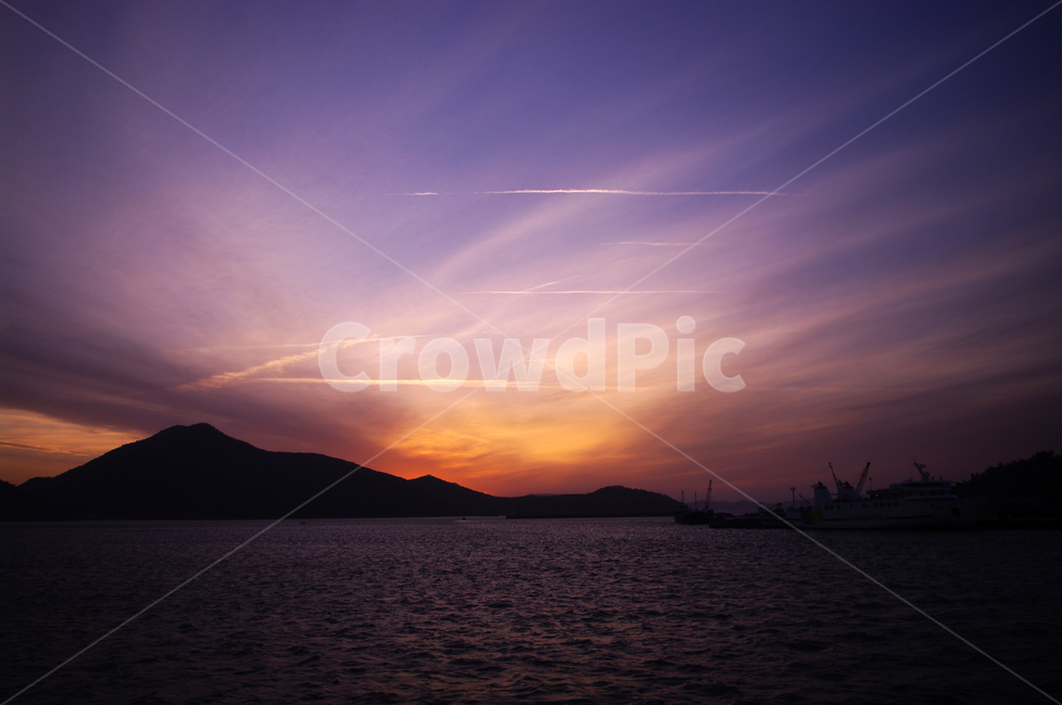 바다,풍경,섬,노을,하늘,구름,산,color,일출,sunrise,자연,풍경,nature,landscape,outdoors,옥외,sunset,일몰,red sky,붉은 하늘,sky,dusk,황혼,dawn,새벽