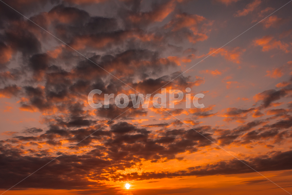 구름,일몰,붉은색,저녁,하늘,석양,태양,자연,풍경,nature,landscape,outdoors,옥외,sky,sunset,dusk,황혼,dawn,새벽,red sky,붉은 하늘