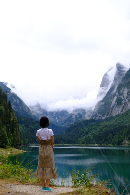 여자,뒷모습,풍경,오스트리아,잘츠감머굿트,고사우,호수,배경화면,유럽,austria,europe,lake,landscape,scenery,배경,여성,사람,인물,인간,human,person,여성,여자,woman,female,lady,여행,휴가,traveling,vacation,trip