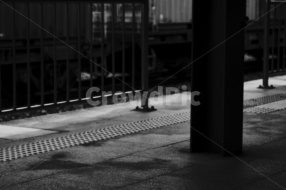 기차,기차역,train,terminal,기둥,흑백,모노톤,monochrome,black and white