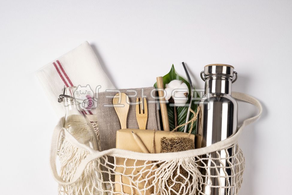 plane,play,recyclables,cotton,White space,Ecofriendly materials,trim,recycle,environment day,net,No plastic,Organic,upcycle,Box,tumbler,shopping bag,plastic,gift wrapping,empty place,background,Recycle,campaign,net bag,poster,wooden spoon,object,sustainab