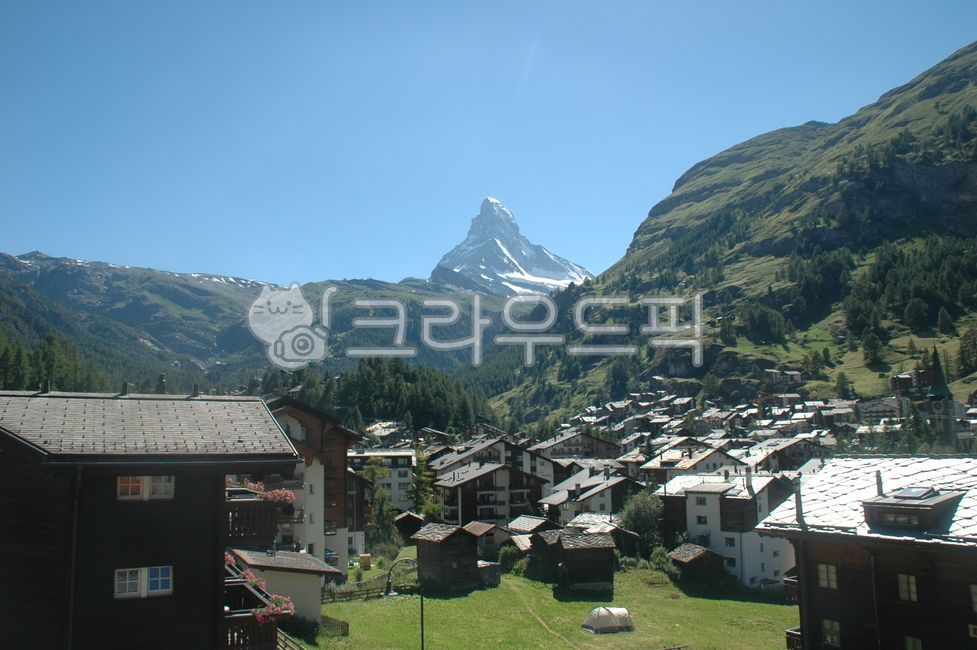 스위스,체르마트,마테호른,마을,꼭대기,알프스,고요한,경치,나무,빙하,파나로마,여름,로키,청명한,푸른,산,하늘,눈,matterhorn,zermatt,village,town,peak,alpine,mountain,serene,green,panoramic,glacier,serenity,mount,hiking,rocky,summer,top,day,famous,clear,blue,swiss,switzerland,sunny,view,alps,summit,snow,landmark,ice