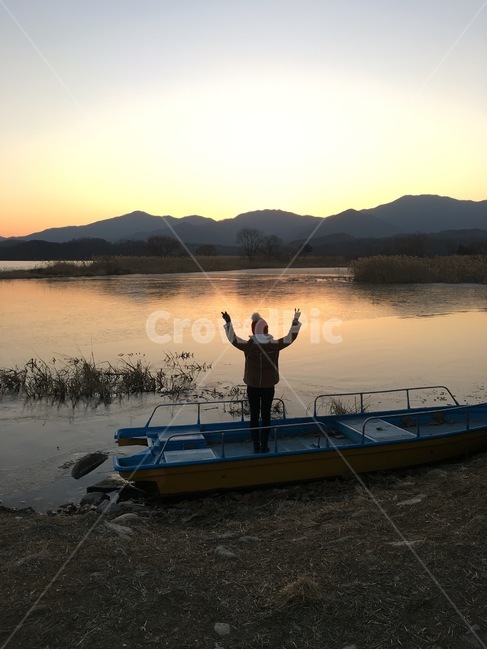 두물머리,배,뒷모습,노을,석양,자연,풍경,nature,landscape,사람,인물,인간,human,person,transportation,교통,watercraft,선박,vehicle,차량