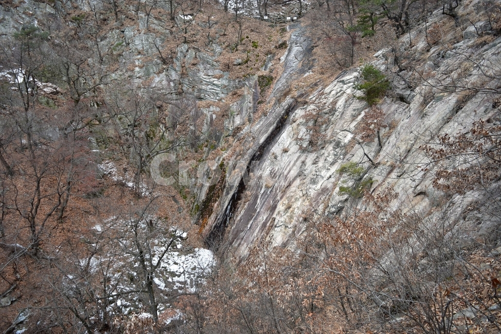 계룡산,국립공원,겨울,풍경,설경,산행,Korea,Nationa,Park,눈풍경,눈,자연,스포츠,등산,nature,snow,느낌,아름다운,신비로운,경이로운,다큐,필,힐링,명산landscape,winter,season,자연성릉,암릉,능선,비경,겨울,계절,winter,season,자연,풍경,nature,landscape,한국자연풍경,한국자연경관,korea nature landscape,outdoors,옥외,cliff,낭떠러지