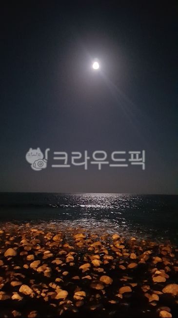 Yangyang night sea,Moonlight,night sea,super moon,full moon night