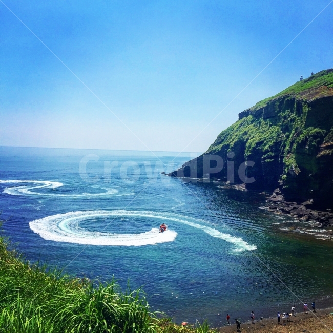 제주도,바다,하늘,파도,여름,구름,사진,한국의미,자연,풍경,nature,landscape,여름,계절,summer,season,제주도,jeju,jeju island,스포츠,레저,운동,sports,leisure,exercise,promontory,곶,outdoors,옥외,ocean,대양,water,물,sea,land,땅,shoreline,해안선,human,인간,person,사람,scenery