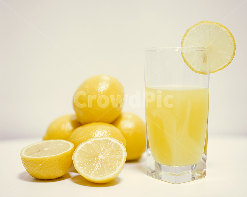 레몬,신맛,음식,과일,노랑,옐로우,yellow,lemon,음료,레몬에이드,에이드,쥬스,음식,식재료,요리,food,cook,meal,dishes,food reserves,과일,열매,fruit,음료수,drink,beverage