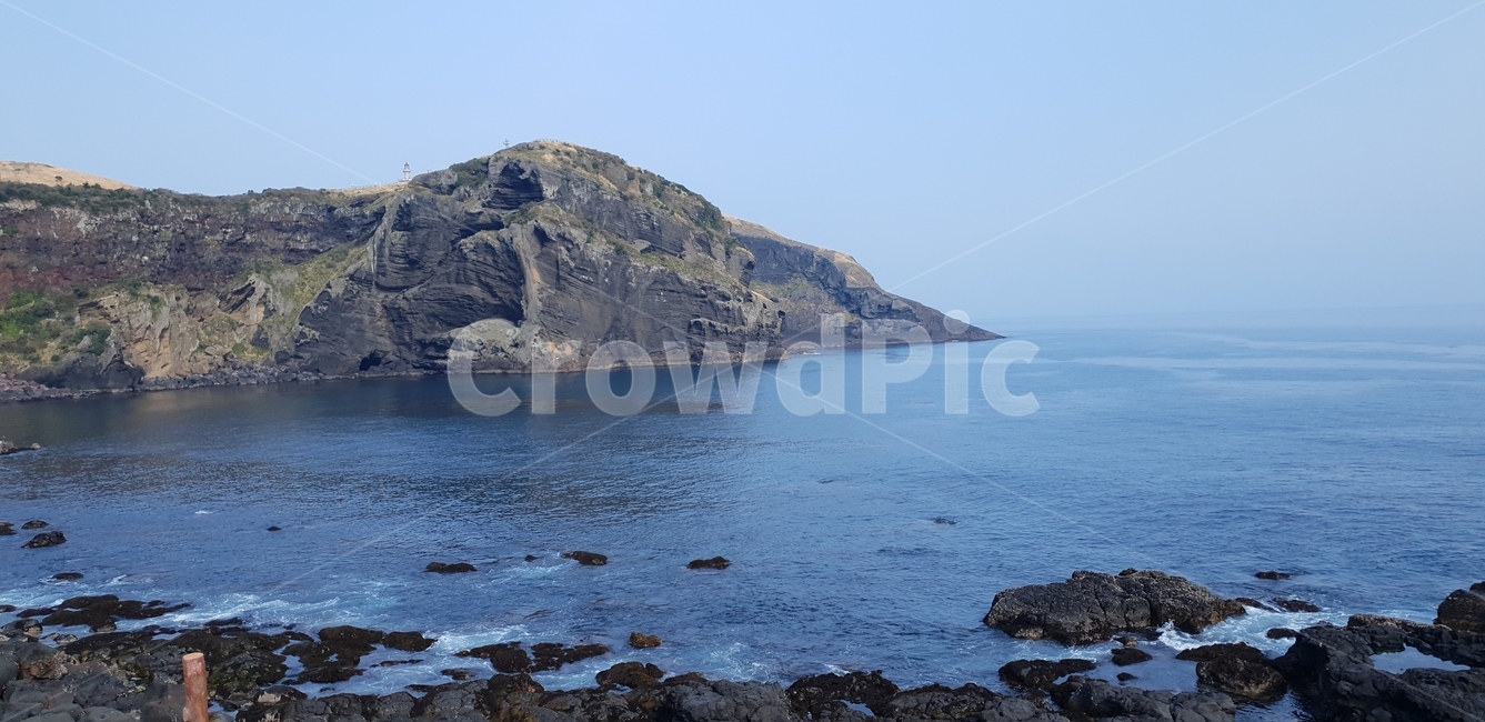 제주도,바다,현무암,해안,수평선,파도,자연,풍경,nature,landscape,제주도,jeju,jeju island,outdoors,옥외,land,땅,promontory,곶,water,물,shoreline,해안선,ocean,대양,sea,coast,연안