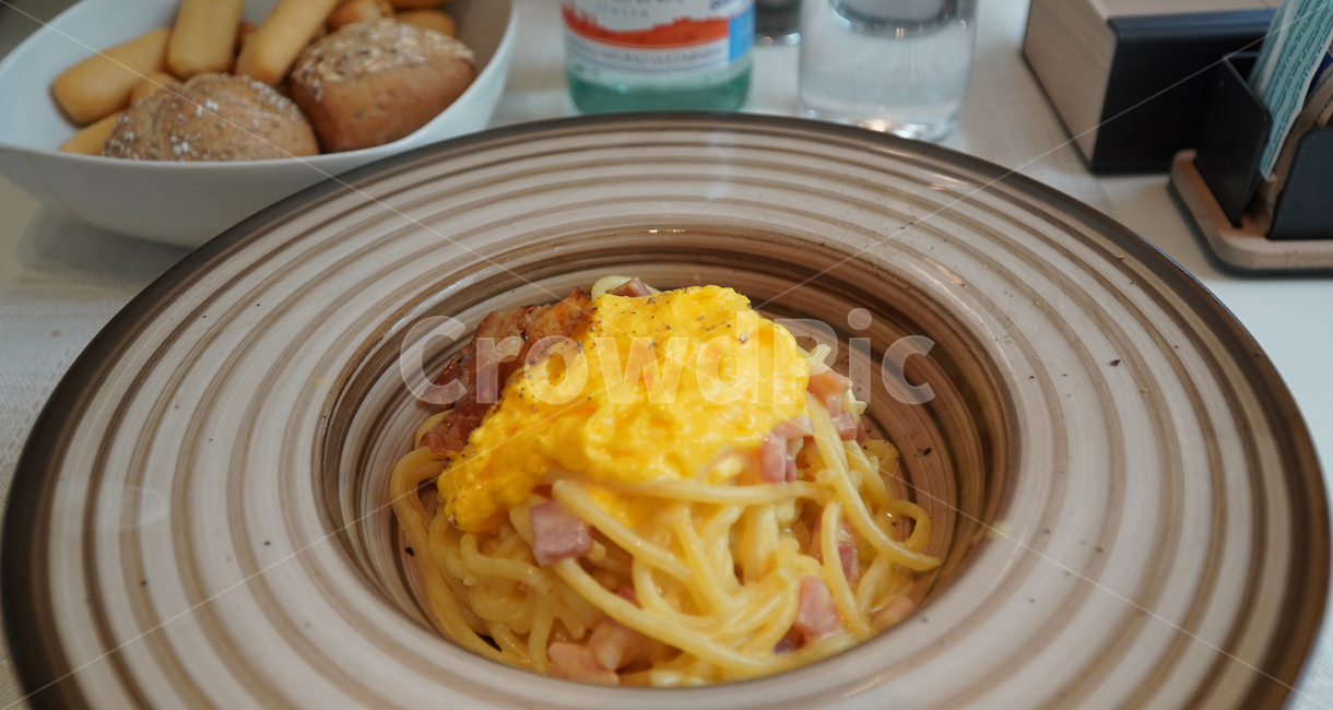 요리,음식,맛집,레스토랑,파스타,스파게티,빵,과자,디져트,물,시식,까르보나라,이탈리아,이태리,접시,italia,italy,pasta,spaghetti,restaurant,계란,치즈,면,면요리,음식,식재료,요리,food,cook,meal,dishes,food reserves