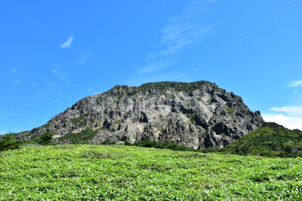 영실,한라산,제주,기암괴석,절경,자연,풍경,힐링,여름,계절,탐방,등산,남벽,윗세오름,season,nature,landscape,한국자연풍경,한국자연경관,korea,naturelandscape,제주도,jeju,jejuisland,자연,풍경,nature,landscape,한국자연풍경,한국자연경관,korea nature landscape,제주도,jeju,jeju island,outdoors,옥외,grassland,목초지,field,들,hill,언덕