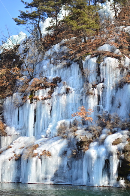 얼음폭포,산,눈덮인,얼음,눈,겨울,계절,winter,season,자연,풍경,한국자연풍경,한국자연경관,korea,nature,landscape,outdoors,옥외,water,물,river,강,ice,빙,겨울,계절,winter,season