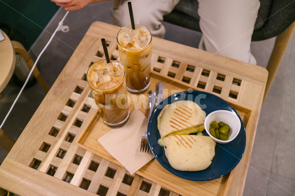 마끼야또,커피,카페,휴식,여유,브리또,감성,감성사진,빵,bread,디저트,간식,후식,dessert,snack,커피,카페,coffee,cafe