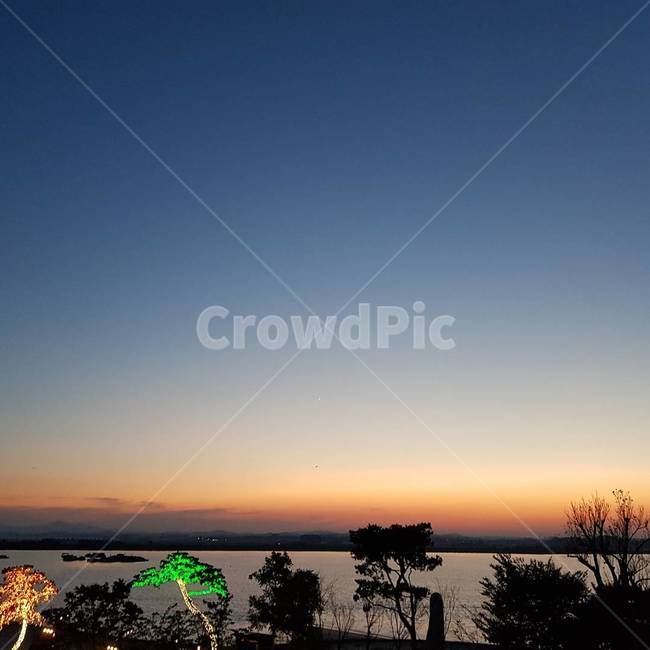 노을,하늘,바다,일몰,나무,분위기있는,감성,저녁,오후,휴식,sky,sunset,자연