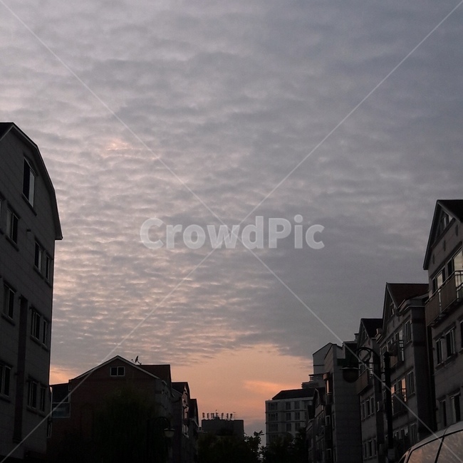 노을,하늘,구름,cloud,sunset,sky,일몰,해질녘,건물,색감,풍경