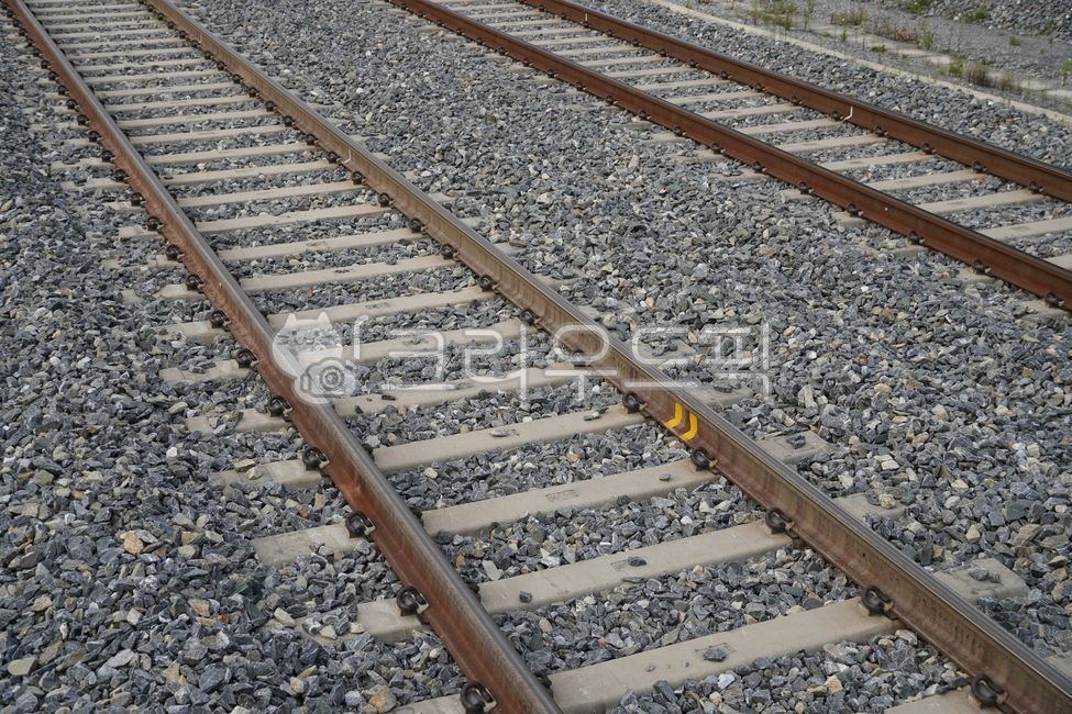railroad,trainstation,train road,train station,train track
