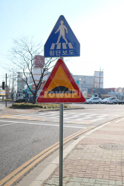 횡단보도,표지판,정지,교통표지판,길,도로,stopsign,roeasign,crosswalk,road,stop