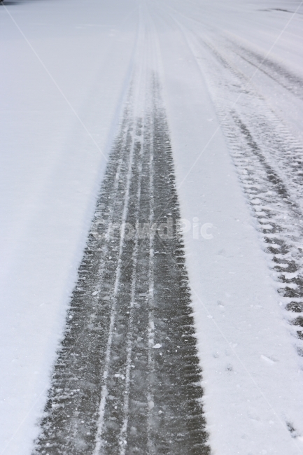 	눈,눈길,겨울,풍경,눈밭,폭설,흰색,흰눈,겨울사진,snow,white,trace,흔적,도로,타이어,겨울,계절,winter,season,교통,교통수단,traffic,transportation,nature,자연,outdoors,옥외