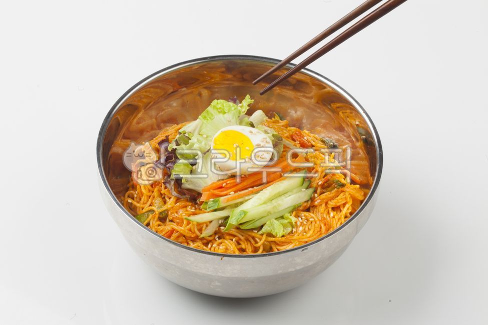 Makguksu,bibim guksu,noodles,noodles,cooking,food,meal,noodle dish,feast,traditional food,Korean food,traditional cuisine,anchovy broth,snack,somen,flour,vegetables,greens