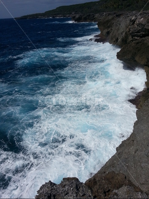 뉴칼레도니아,휴양지,자연,풍경,전망,열대,nature,summer,여름,sea,ocean,대양,aquablue,소다색,푸른색,하늘,파도,wave,포말,절벽,cliff